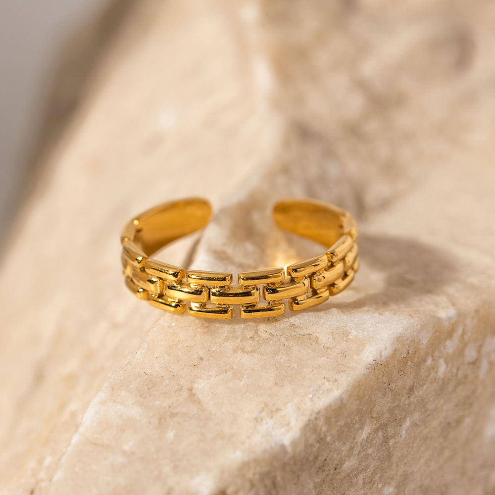 Link Luxe Ring